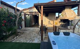Studio Eleni - Oasis Holiday Houses